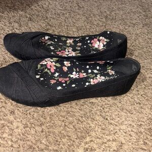 Xappeal Black Women's Flats with Floral Interior